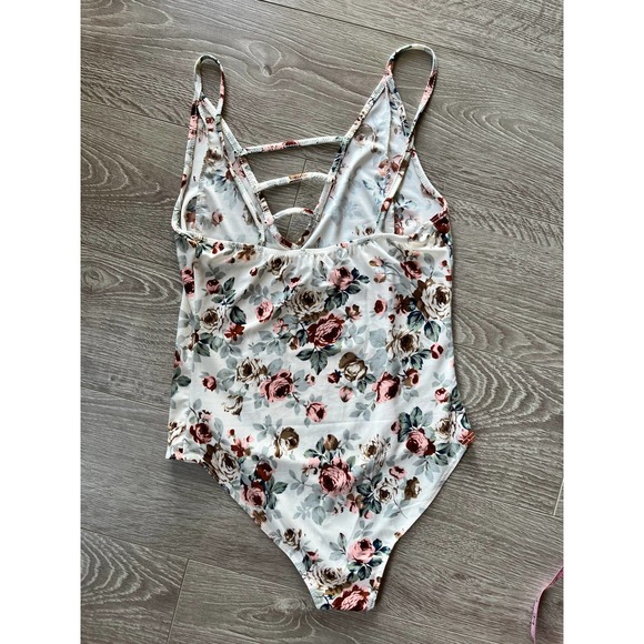 Violet Moon Size Medium Rose Bodysuit - Picture 1 of 8